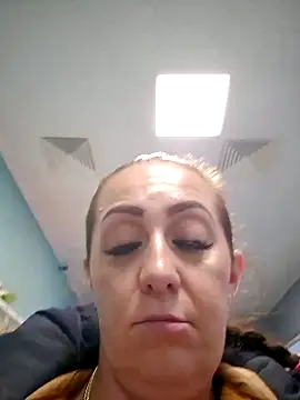 Snapshot of AvaLloyd chatting on February 26, 2025, 3:52 pm AvaLloyd online show from February 26, 2025, 3:52 pm