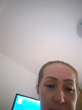 Snapshot of AvaLloyd chatting on February 27, 2025, 2:00 pm AvaLloyd online show from February 27, 2025, 2:00 pm