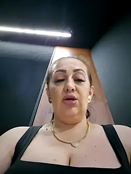 Snapshot of AvaLloyd chatting on March 5, 2025, 3:29 am AvaLloyd online show from March 5, 2025, 3:29 am