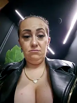 Snapshot of AvaLloyd chatting on March 7, 2025, 3:51 am AvaLloyd online show from March 7, 2025, 3:51 am