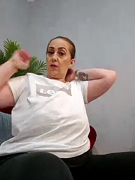 Snapshot of AvaLloyd chatting on March 17, 2025, 3:47 am AvaLloyd online show from March 17, 2025, 3:47 am