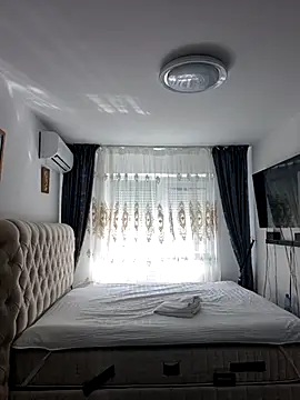 Snapshot of AvaLloyd chatting on March 20, 2025, 1:04 pm AvaLloyd online show from March 20, 2025, 1:04 pm