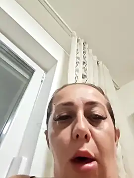 Snapshot of AvaLloyd chatting on October 11, 2025, 2:44 am AvaLloyd online show from October 11, 2025, 2:44 am