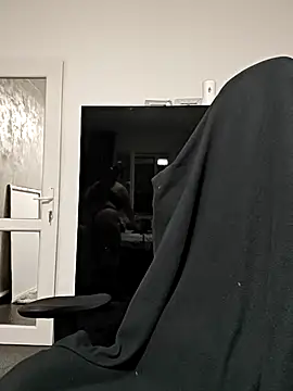 Snapshot of AvaLloyd chatting on November 11, 2025, 3:50 am AvaLloyd online show from November 11, 2025, 3:50 am