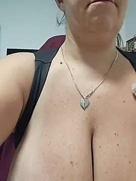 Snapshot of AvaLloyd chatting on November 12, 2025, 3:07 am AvaLloyd online show from November 12, 2025, 3:07 am