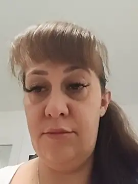 Snapshot of AvaLloyd chatting on November 17, 2025, 1:33 am AvaLloyd online show from November 17, 2025, 1:33 am