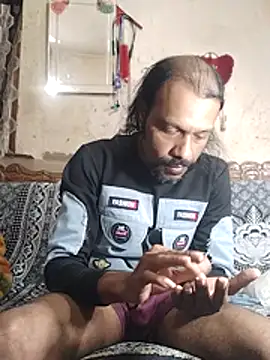 BadBoySmoker7070 online show from November 30, 2025, 3:16 pm