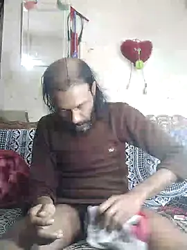 BadBoySmoker7070 online show from December 18, 2025, 11:33 pm