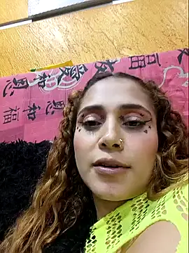 Snapshot of elibaker_ chatting on January 3, 2025, 9:47 am elibaker online show from January 3, 2025, 9:47 am