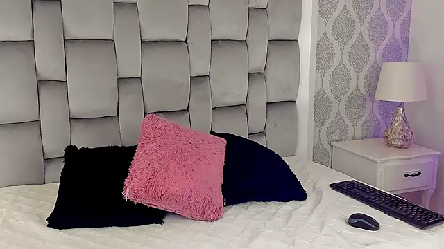 Snapshot of Charlotte__08 chatting on November 5, 2025, 7:25 pm Charlotte 08 online show from November 5, 2025, 7:25 pm