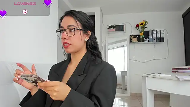 Snapshot of susana_monroy chatting on March 18, 2026, 6:55 pm susana monroy online show from March 18, 2026, 6:55 pm