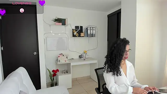 Snapshot of susana_monroy chatting on April 23, 2026, 7:05 pm susana monroy online show from April 23, 2026, 7:05 pm