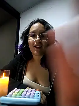 sweet--emily online show from October 19, 2025, 6:47 am