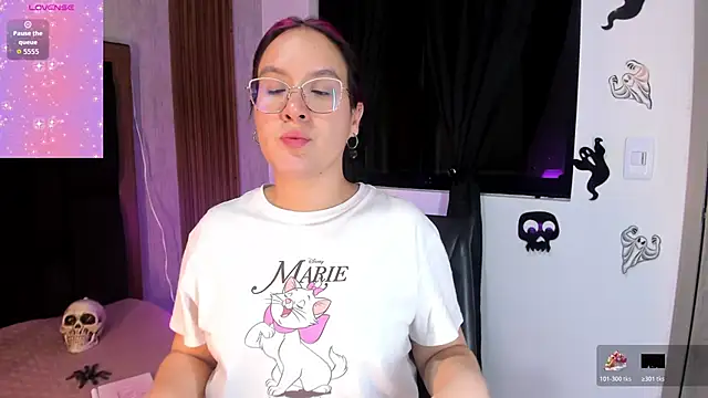 sweet--emily online show from October 31, 2025, 3:51 am