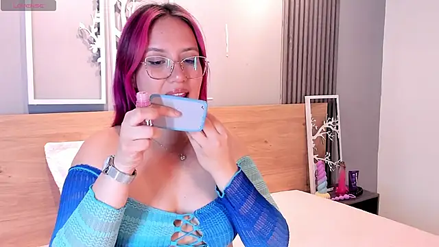 sweet--emily online show from November 19, 2025, 5:07 am