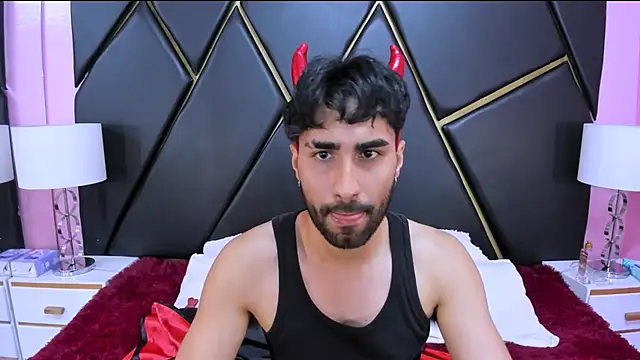 Snapshot of MilanZaire chatting on November 1, 2025, 10:23 pm MilanZaire online show from November 1, 2025, 10:23 pm