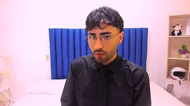 Snapshot of MilanZaire chatting on November 28, 2025, 11:29 pm MilanZaire online show from November 28, 2025, 11:29 pm