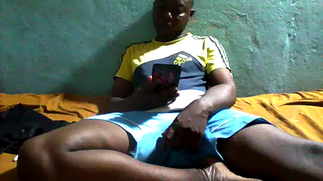 Snapshot of little__joy chatting on April 5, 2026, 7:33 pm little joy online show from April 5, 2026, 7:33 pm