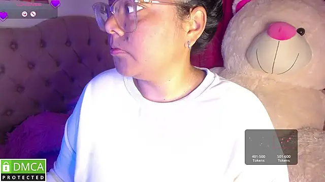 KittyHot20 online show from November 8, 2025, 2:06 pm