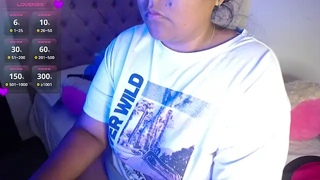 Snapshot of KittyHot20 chatting on April 16, 2026, 2:29 pm KittyHot20 online show from April 16, 2026, 2:29 pm