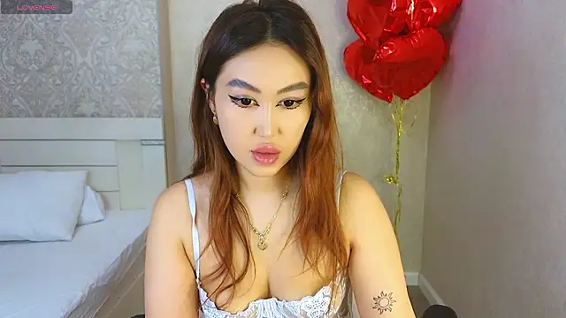 Diana Moon  online show from February 20, 2026, 1:24 am