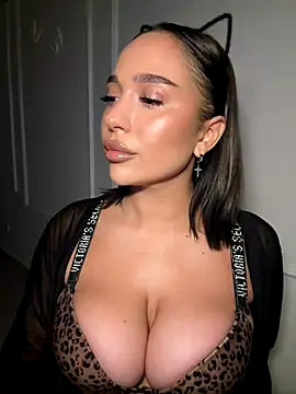 CardiSweetBaby online show from September 23, 2025, 4:54 pm