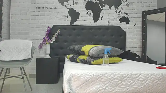 Snapshot of Rhaegal_hot chatting on March 22, 2025, 6:47 pm Rhaegal hot online show from March 22, 2025, 6:47 pm