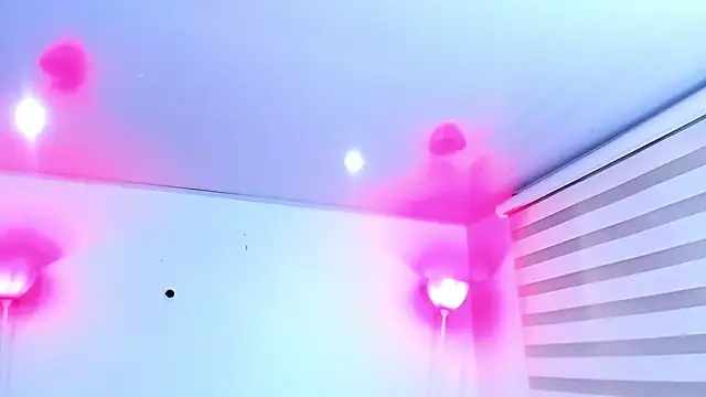 lina bedoya  online show from January 18, 2025, 2:44 pm