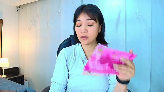 Snapshot of lina_bedoya_ chatting on March 3, 2026, 11:38 am lina bedoya online show from March 3, 2026, 11:38 am