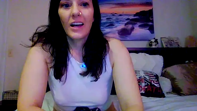 CrystalLakeXO online show from November 8, 2025, 6:46 am