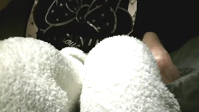 Snapshot of Everydayonli chatting on February 5, 2026, 4:00 pm Everydayonli online show from February 5, 2026, 4:00 pm