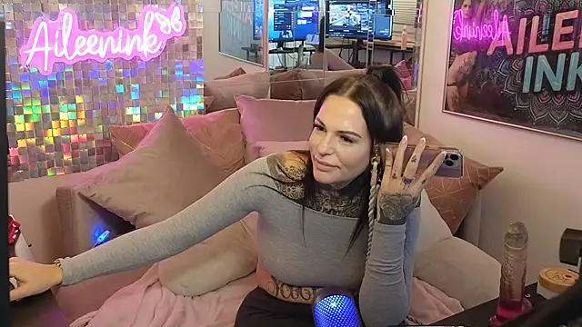 AileenInkOfficial online show from February 7, 2025, 7:49 pm