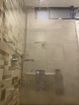 Snapshot of SaraParisi chatting on November 1, 2025, 10:56 pm SaraParisi online show from November 1, 2025, 10:56 pm