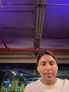 Snapshot of SaraParisi chatting on November 5, 2025, 4:18 pm SaraParisi online show from November 5, 2025, 4:18 pm