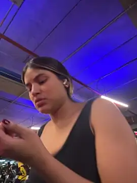 Snapshot of SaraParisi chatting on November 7, 2025, 5:24 pm SaraParisi online show from November 7, 2025, 5:24 pm