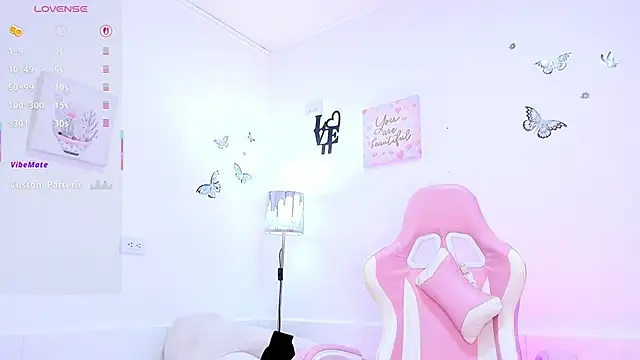 Snapshot of Alice_0120 chatting on October 30, 2025, 11:27 pm Alice 0120 online show from October 30, 2025, 11:27 pm