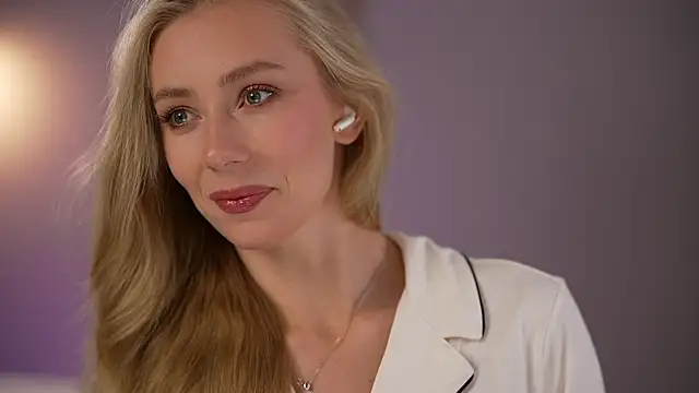 Snapshot of Vika54784 chatting on November 8, 2025, 3:29 am Vika54784 online show from November 8, 2025, 3:29 am