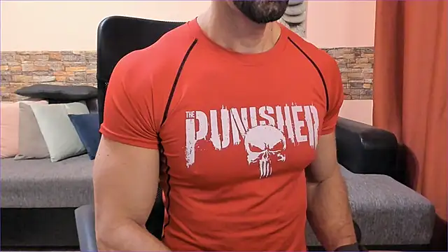 HotHunkTrainer online show from November 7, 2025, 8:14 am