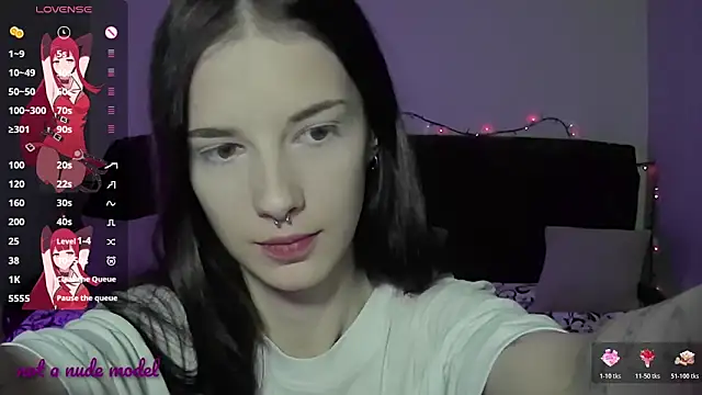 Snapshot of Miya_Dream_UKR chatting on December 19, 2025, 10:50 pm Miya Dream UKR online show from December 19, 2025, 10:50 pm