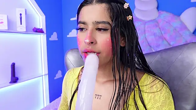 miss romyna online show from March 7, 2025, 2:23 pm