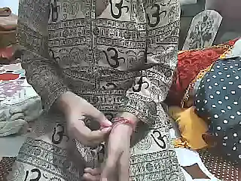 Snapshot of ROSE_004 chatting on February 23, 2025, 10:49 am ROSE 004 online show from February 23, 2025, 10:49 am