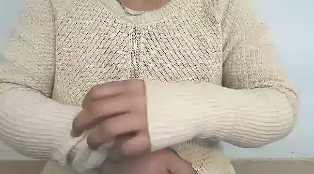 Snapshot of ROSE_004 chatting on February 27, 2025, 6:40 am ROSE 004 online show from February 27, 2025, 6:40 am