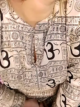 Snapshot of ROSE_004 chatting on February 28, 2025, 7:05 am ROSE 004 online show from February 28, 2025, 7:05 am