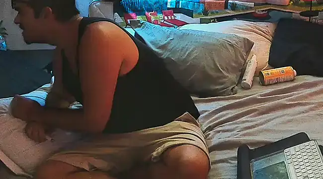 Snapshot of badboybrad11 chatting on February 21, 2025, 4:05 pm badboybrad11 online show from February 21, 2025, 4:05 pm