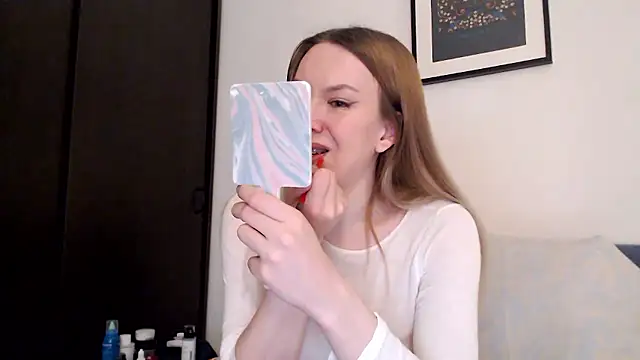 Snapshot of Scarlettford chatting on January 8, 2026, 7:05 pm Scarlettford online show from January 8, 2026, 7:05 pm