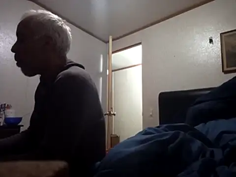 Xoc8  online show from January 18, 2026, 12:47 am