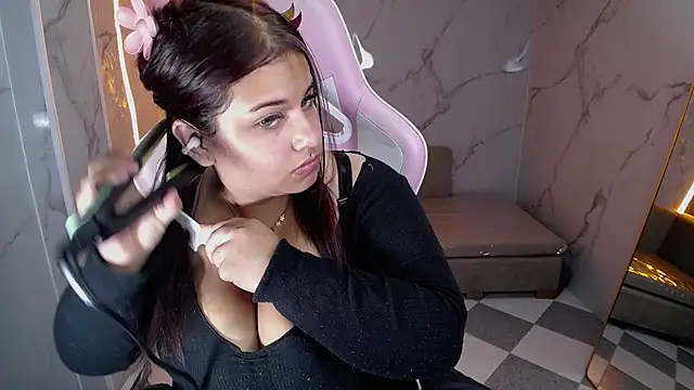 skeler lovd b  online show from October 30, 2025, 1:01 pm