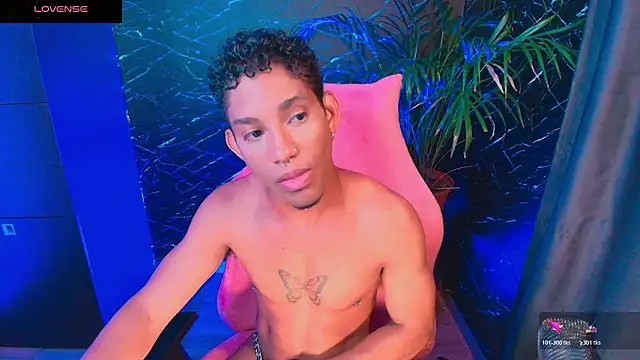 Snapshot of Palo_santo chatting on February 1, 2026, 7:51 am Palo santo online show from February 1, 2026, 7:51 am