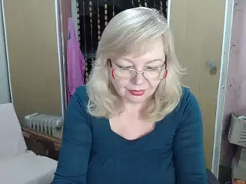 EvelynLoveShy online show from December 29, 2024, 2:31 pm