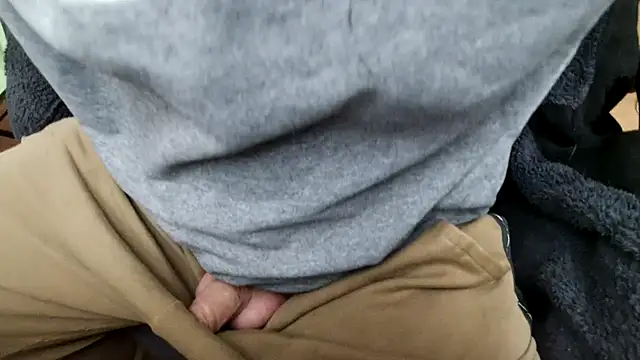 foreskinbeautiful online show from December 14, 2025, 3:17 pm